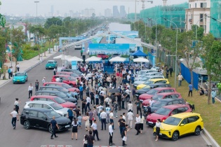 Có gì đặc biệt trong những chiếc Limo Green đầu tiên tới tay khách hàng Việt?