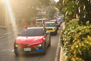 Dàn xe điện VinFast cực chất khuấy động đường phố Philippines