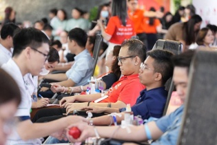 Giọt thương 2025: Cán bộ nhân viên ROX Group chung tay hiến máu, lan tỏa giá trị sống đẹp
