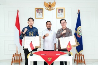 Vingroup ký biên bản ghi nhớ hợp tác phát triển dự án năng lượng tái tạo tại Indonesia Vingroup ký biên bản ghi nhớ hợp tác phát triển dự án năng lượng tái tạo tại Indonesia