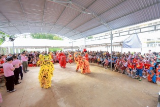 Mang ánh trăng yêu thương đến trẻ em vùng xa cùng C.P. Việt Nam