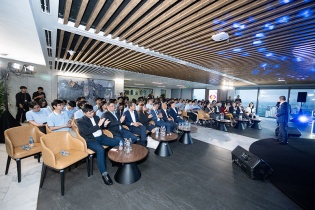 Techcombank chào đón nhân tài "A.I thực chiến" tham quan trụ sở