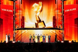 VinFast giành “bộ tứ” giải thưởng danh giá tại Vạn Xuân Awards 2025