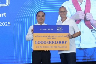 Chubb Life trao 1 tỷ đồng hỗ trợ trẻ em khó khăn