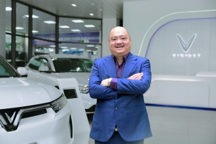 Doanh nhân kỳ cựu trong ngành ô tô “tất tay” đầu tư vào hệ thống đại lý VinFast, dự định mở thêm 6 cơ sở trong năm nay