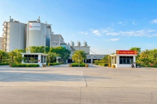 Công ty Xi măng Long Sơn chào mừng ngày Giải phóng miền Nam 30/4 và Quốc tế Lao động 1/5