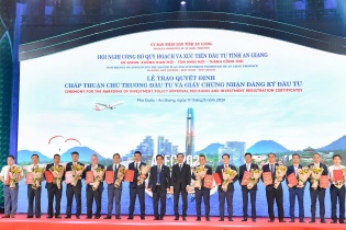 An Giang trao Quyết định chấp thuận chủ trương đầu tư 19 dự án, tổng vốn 66.952 tỷ đồng