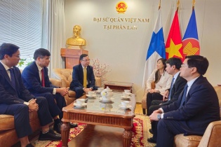 Đoàn công tác tỉnh Phú Thọ làm việc với Đại sứ quán Việt Nam tại Phần Lan