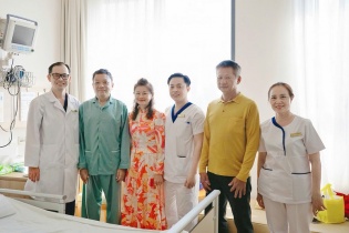 Loại bỏ khối u não 8 cm, bệnh nhân Campuchia tự đi lại chỉ sau 2 ngày phẫu thuật