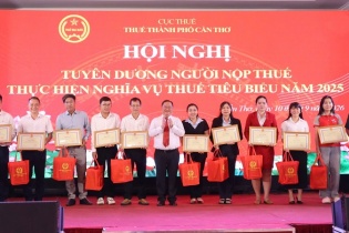 Thuế TP. Cần Thơ tuyên dương 249 người nộp thuế tiêu biểu năm 2025