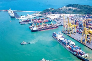 Những tín hiệu vui từ cảng biển miền Trung