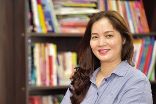 CEO hệ thống Nhà sách Tân Việt Nguyễn Kim Thoa: Hãy yêu sách như hơi thở