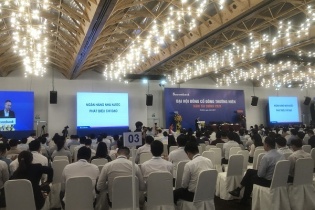 Cổ đông ngân hàng tái cơ cấu vẫn mòn mỏi chờ cổ tức