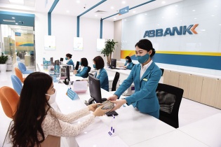 Ngân hàng kiếm bộn nhờ chênh lệch lãi vay