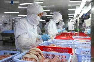 Cần mô hình mới thay thế “3 tại chỗ”