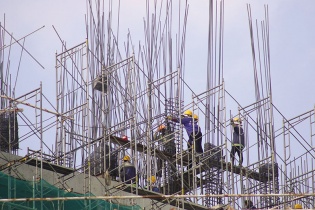 Bất động sản trước áp lực tăng giá