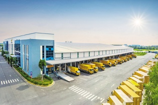 Cuộc đua song mã ngành bưu chính vào logistics