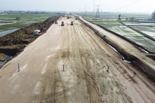 Tuyến cao tốc Bắc - Nam phía Đông: Gia tăng sức ép triển khai thu hồi vốn nhà nước