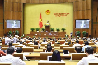 Khó giải bài toán đặc thù của y tế Việt Nam