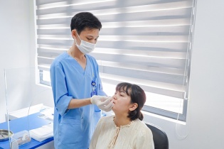 Không chủ quan với "dịch chồng dịch"