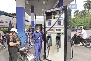 Petrolimex nặng gánh dự phòng khi giá dầu giảm