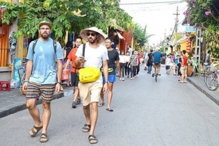 Mở cửa hoàn toàn du lịch, khách quốc tế đến Việt Nam vẫn "nhỏ giọt"