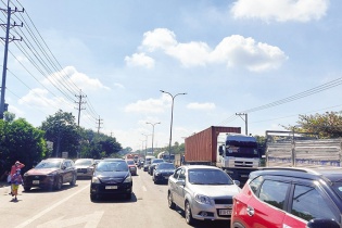 Công ty kinh doanh vận tải đang bị “ngáng chân”