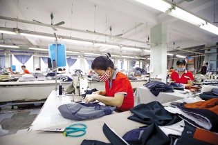 Dệt may Việt Nam mất dần ưu thế khi cạnh tranh về giá