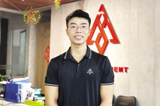 Nguyễn Đức Bình, nhà sáng lập Viet Yogi: Rời vùng an toàn để đến với yoga hiện đại