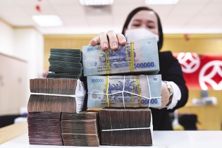 Tín dụng khó tăng mạnh tháng cuối năm