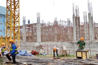 “Xây” Tết sớm