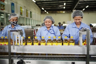 Hành động nhằm vượt ngưỡng thu nhập trung bình