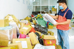 “Sốt” nhượng quyền bưu cục chuyển phát