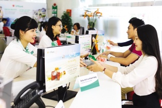 Lãi suất nóng lên, ngân hàng lo biên lãi ròng sụt giảm