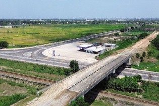 Nút giao thông kết nối cao tốc với Khu kinh tế Dung Quất bị “bỏ quên”: Bất lợi trong thu hút đầu tư