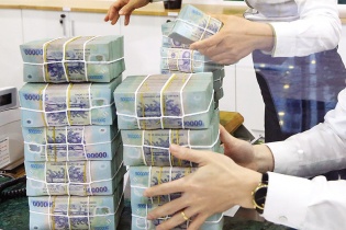 Đẩy mạnh vốn giá rẻ kích cầu tín dụng cuối năm