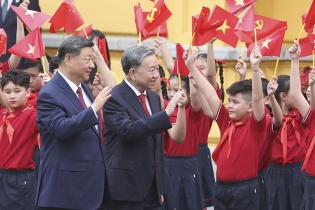 Chung tay viết nên trang mới