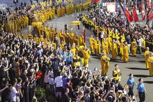 Chuyển mình trước áp lực ngày càng gia tăng