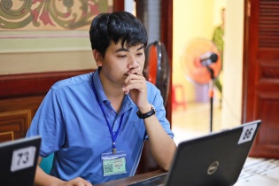 Từ phóng viên tài chính đến “nhà báo tòa”