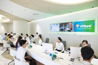 “Cổ phiếu vua” có hút dòng tiền khi định giá không còn rẻ?