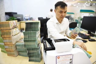 Ngân hàng cao điểm tăng vốn, cổ phiếu vua có còn hấp dẫn? Ngân hàng cao điểm tăng vốn, cổ phiếu vua có còn hấp dẫn?