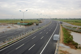 Thông xe, khai thác tạm đường ô tô cao tốc Hà Nội - Hải Phòng