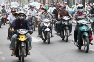 Đề nghị dừng thu phí đường bộ với xe máy 1/1/2016