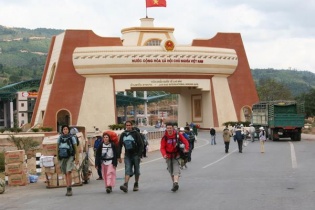 Quy định mới về miễn thuế nhập khẩu hàng hóa cho cư dân biên giới