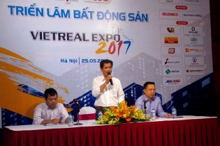  Khách hàng thỏa sức lựa chọn sản phẩm bất động sản tại Vietreal Expo 2017