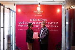 Cư dân Seasons Avenue nhận sổ hồng đón Tết