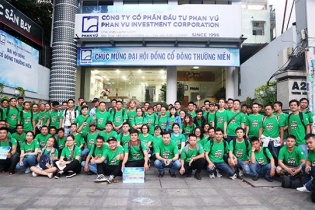 Phan Vũ sẵn sàng trích ngân sách mua vắc-xin phòng Covid-19 cho hơn 2.000 lao động