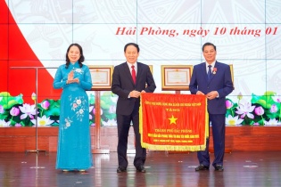 Phó chủ tịch nước Võ Thị Ánh Xuân trao thưởng cấp Nhà nước cho tập thể, cá nhân xuất sắc tại Hải Phòng