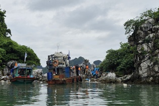 Người làm báo cùng chung tay bảo vệ môi trường vịnh Hạ Long