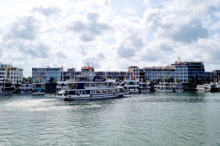 Quảng Ninh ban hành quy định mới về quản lý phương tiện thủy phục vụ khách du lịch trên Vịnh